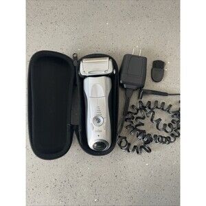 BRAUN Series 7 5697 Cordless Rechargeable Mens Electric Shaver Razor Working  -S